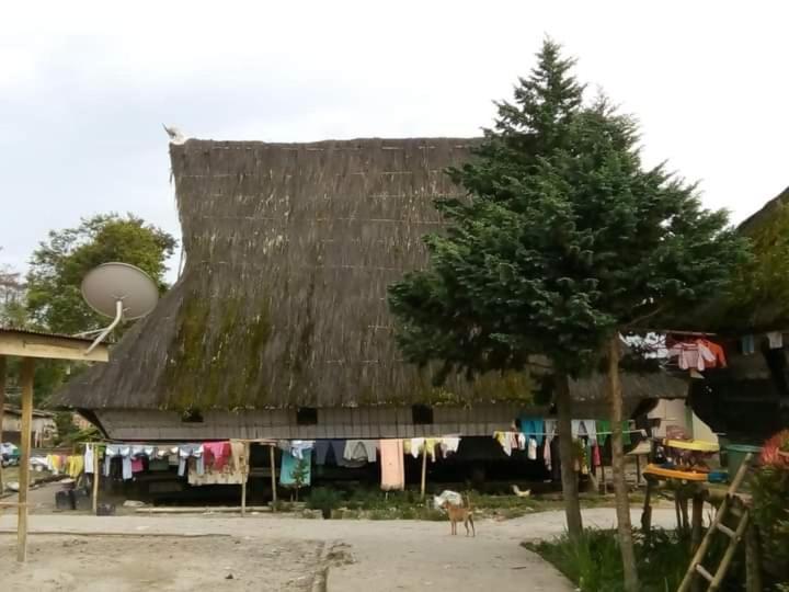 Berastagi Mountain View Homestay & Pizzeria Buitenkant foto