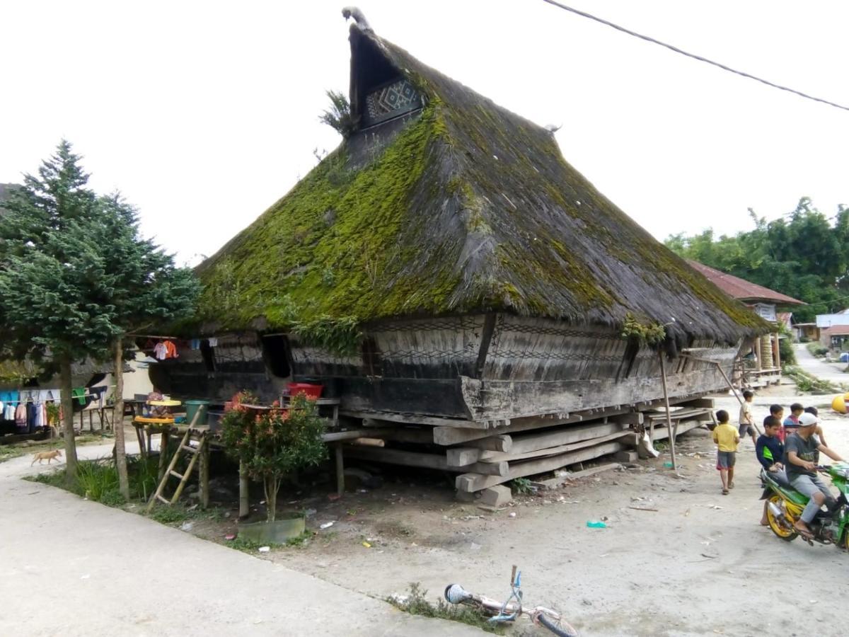 Berastagi Mountain View Homestay & Pizzeria Buitenkant foto