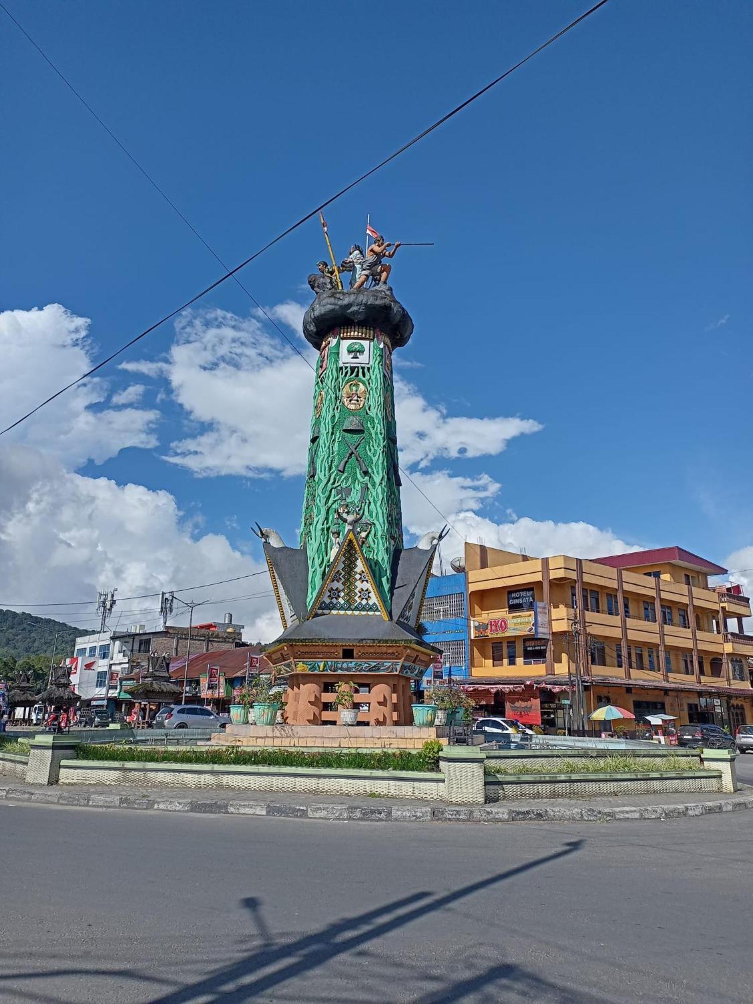 Berastagi Mountain View Homestay & Pizzeria Buitenkant foto